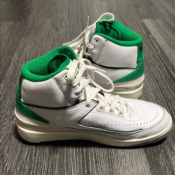 Jordan White and Green High-Top Sneakers with Leather Finish - Picture 5 of 7